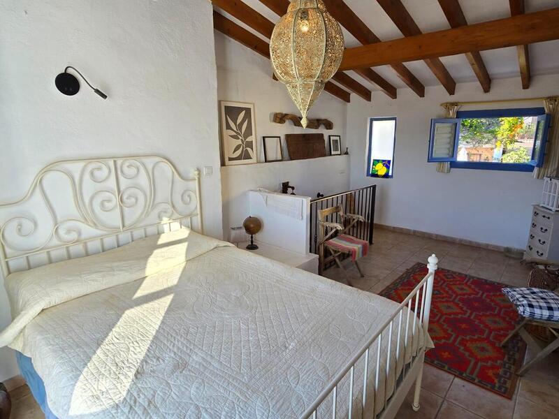 2 bedroom Townhouse for sale