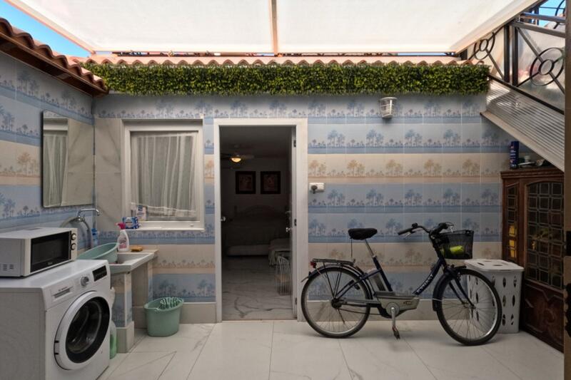 4 bedroom Townhouse for sale