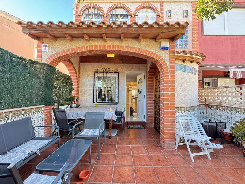 4 bedroom Townhouse for sale