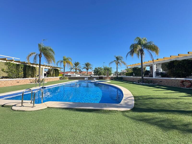 2 Schlafzimmer Stadthaus zu verkaufen