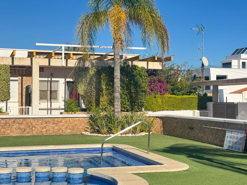 2 Schlafzimmer Stadthaus zu verkaufen