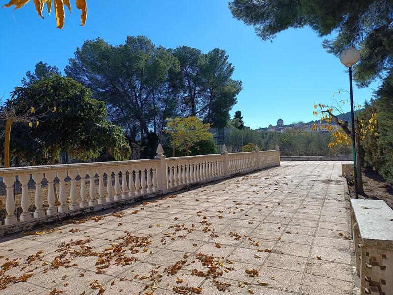 5 bedroom Villa for sale