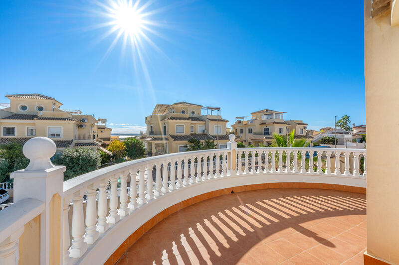 4 Schlafzimmer Villa zu verkaufen 4 Schlafzimmer Villa zu verkaufen