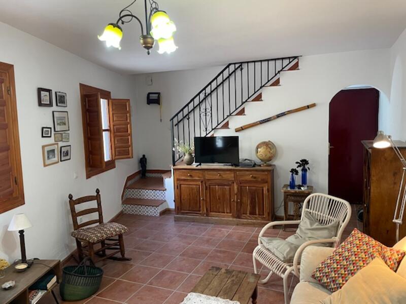 2 bedroom Townhouse for sale