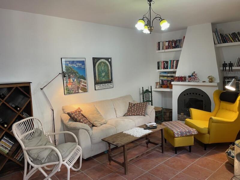 2 bedroom Townhouse for sale