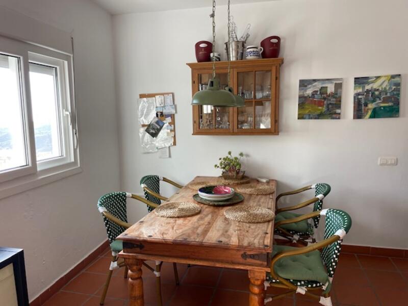 2 bedroom Townhouse for sale