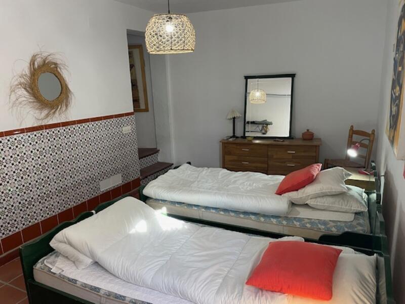 2 bedroom Townhouse for sale