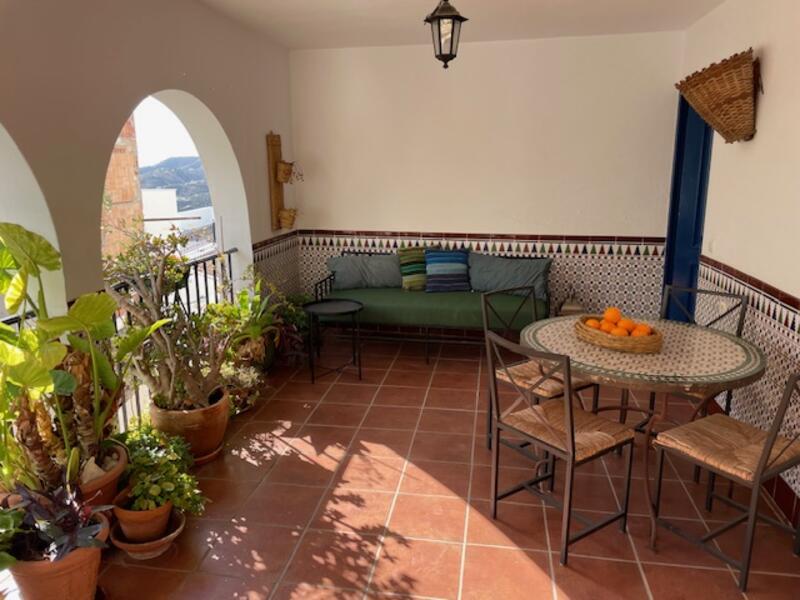 2 bedroom Townhouse for sale