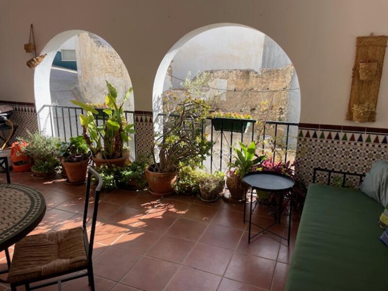 2 bedroom Townhouse for sale