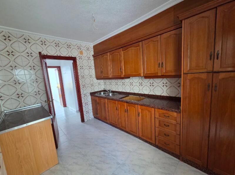 3 спальная комната квартира продается