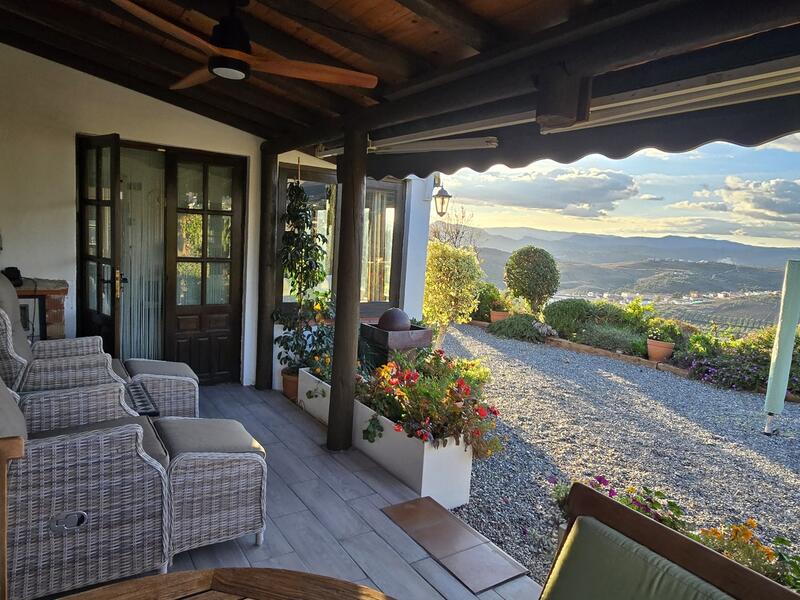 4 soverom Villa til salgs 4 soverom Villa til salgs