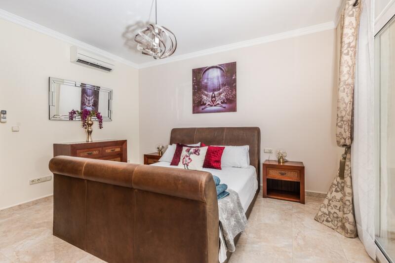 6 Cuarto Villa en venta