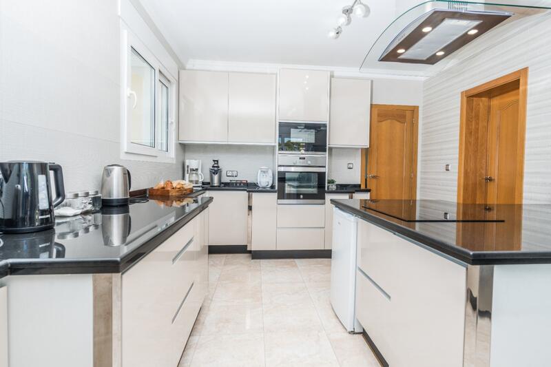 6 Cuarto Villa en venta