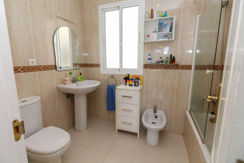 2 slaapkamer Appartement Te koop 2 slaapkamer Appartement Te koop