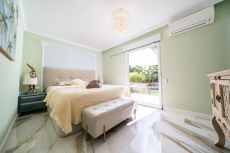 4 спальная комната вилла продается