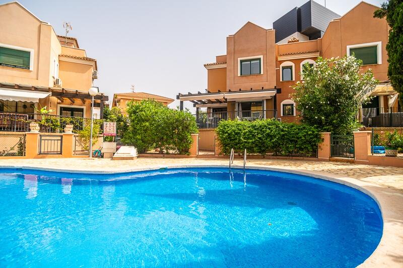 Villa til salg i Torrevieja, Alicante