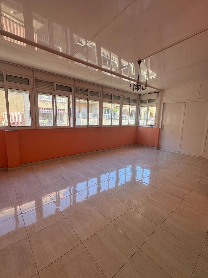 2 slaapkamer Appartement Te koop 2 slaapkamer Appartement Te koop