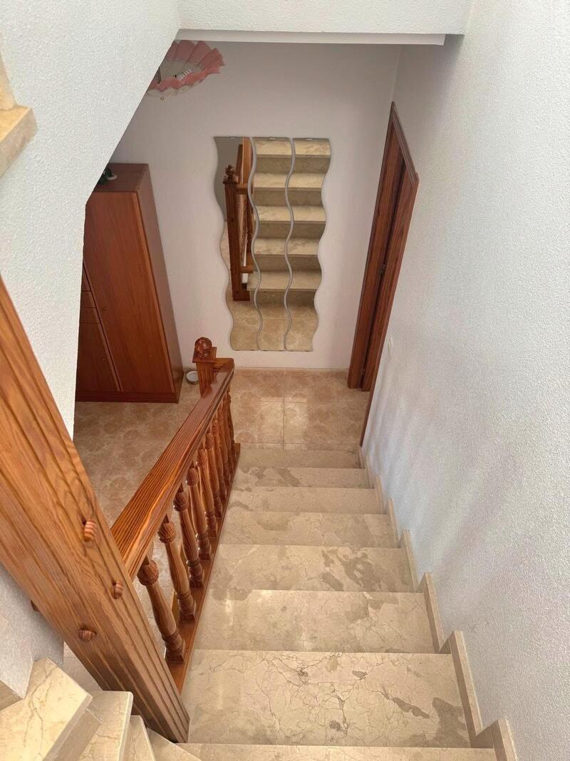 3 slaapkamer Tweezijdig Te koop 3 slaapkamer Tweezijdig Te koop