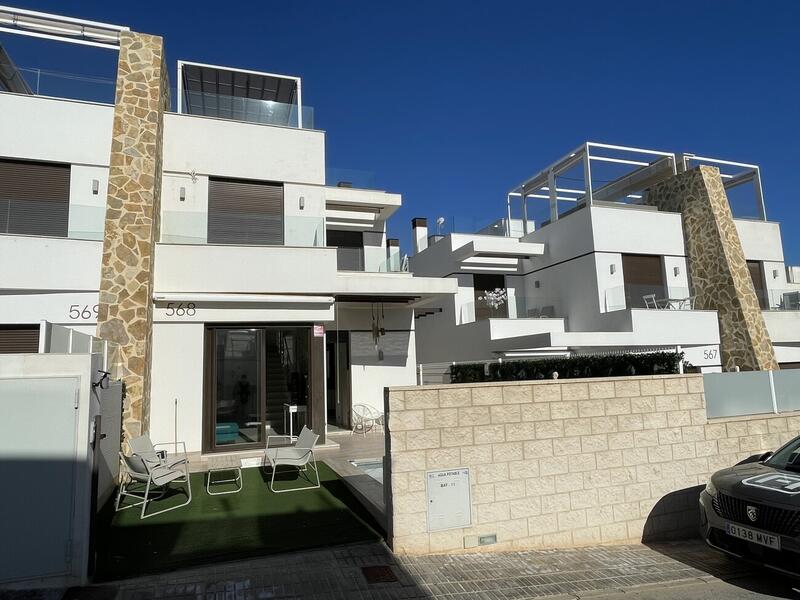 Casa de Campo en venta en Villamartin, Alicante