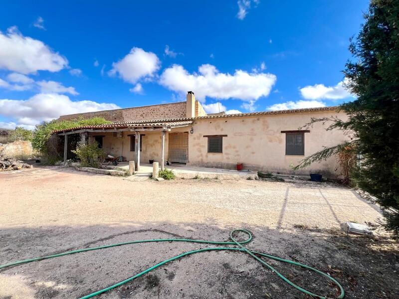 Country House for sale in Pinoso, Alicante