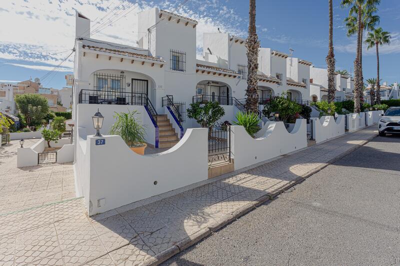 Villa till salu i Orihuela Costa, Alicante