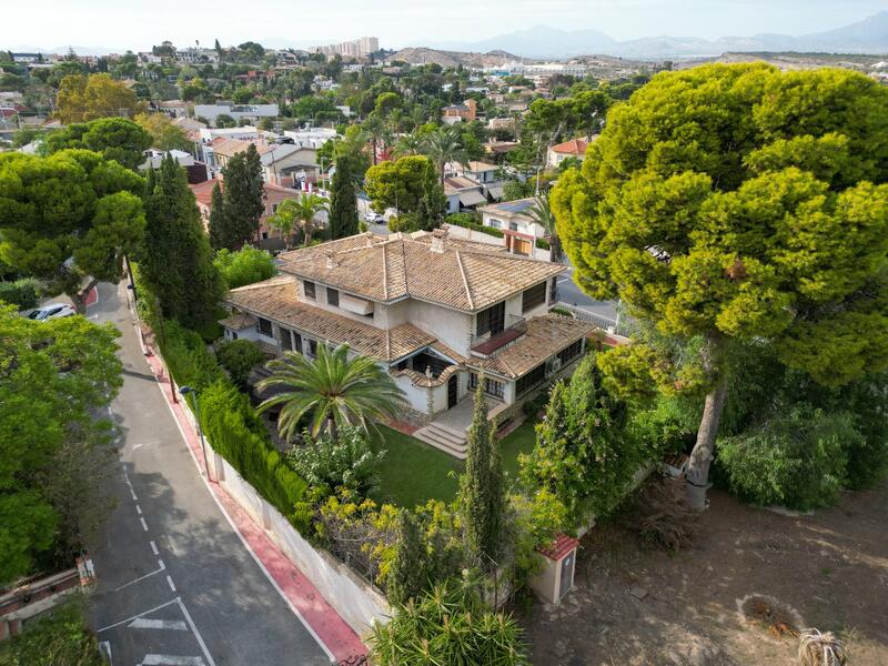 8 slaapkamer Villa Te koop 8 slaapkamer Villa Te koop