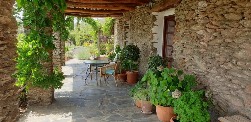 4 спальная комната вилла продается