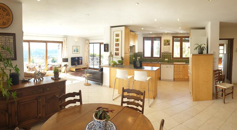 4 спальная комната вилла продается