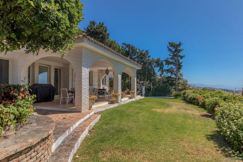 6 bedroom Villa for sale