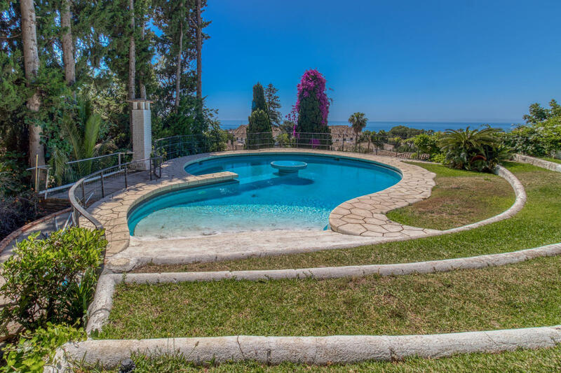 6 bedroom Villa for sale