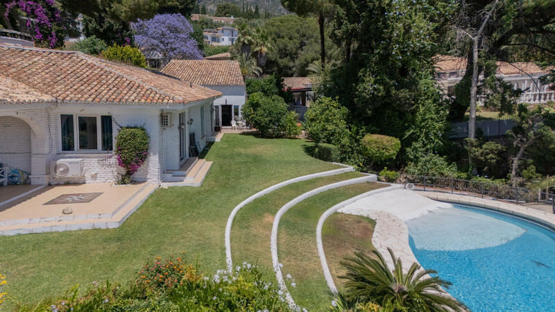 6 bedroom Villa for sale