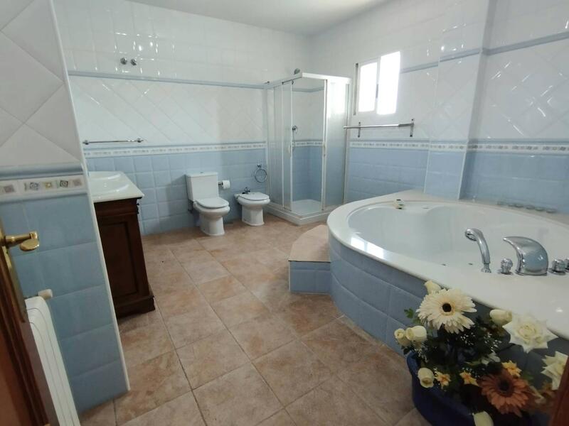 6 chambre Villa à vendre