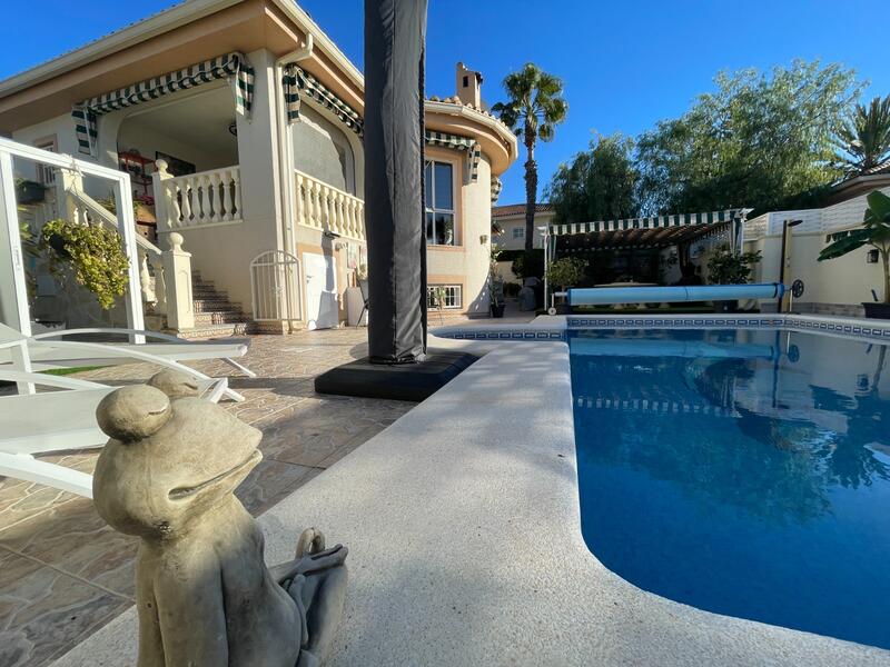 5 soveværelse Villa til salg