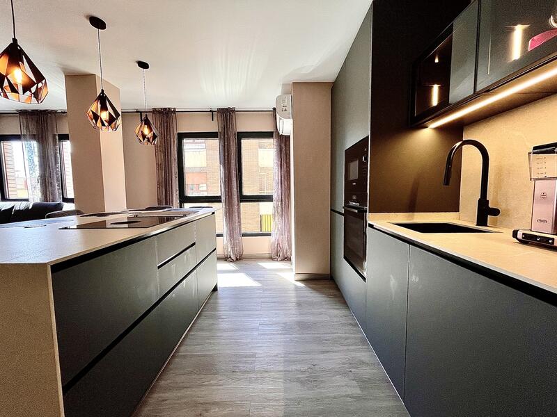 4 slaapkamer Appartement Te koop