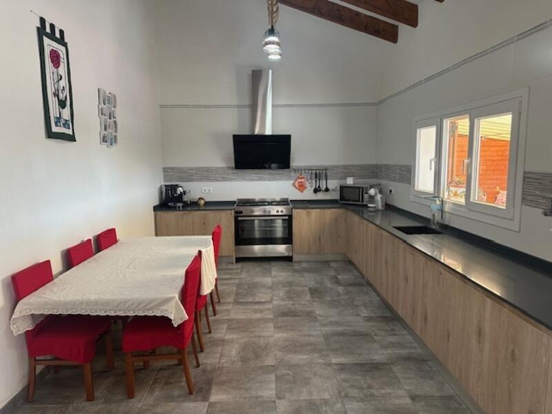 5 bedroom Country House for sale