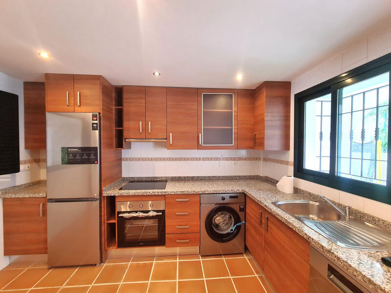 3 bedroom Townhouse for sale