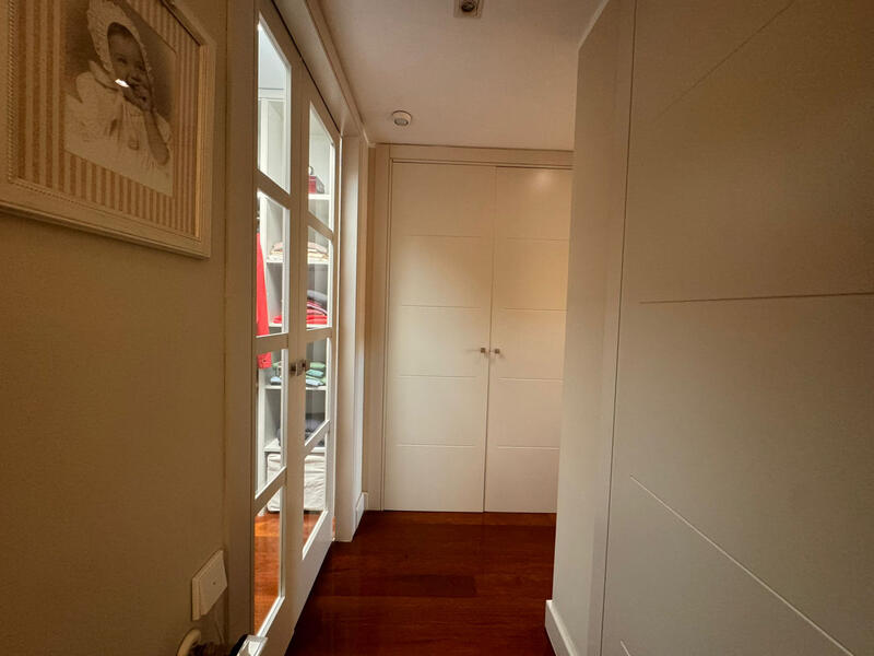 4 спальная комната квартира продается