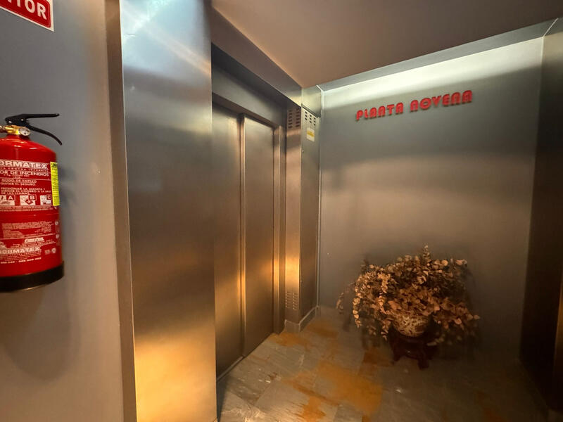 4 спальная комната квартира продается