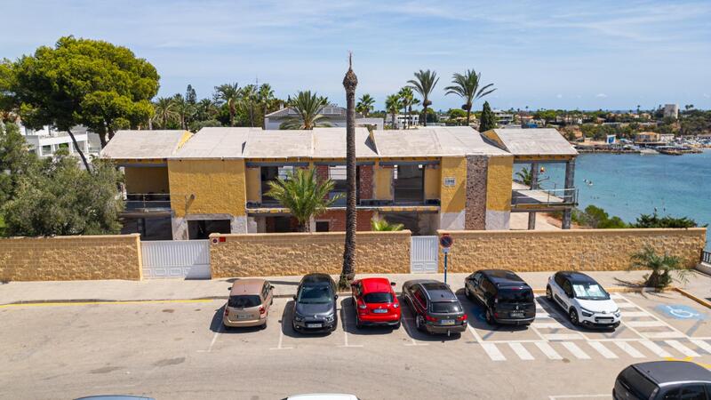 8 sovrum Villa till salu