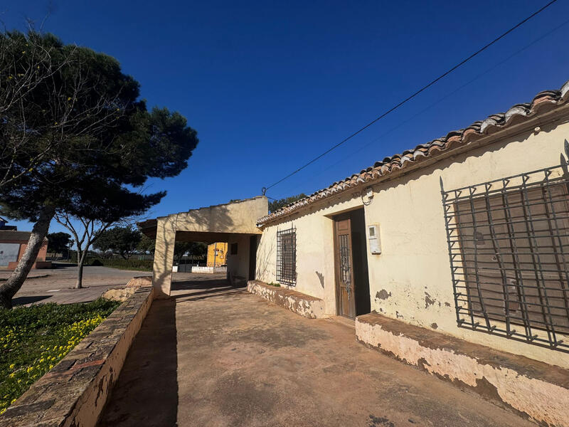 6 bedroom Villa for sale