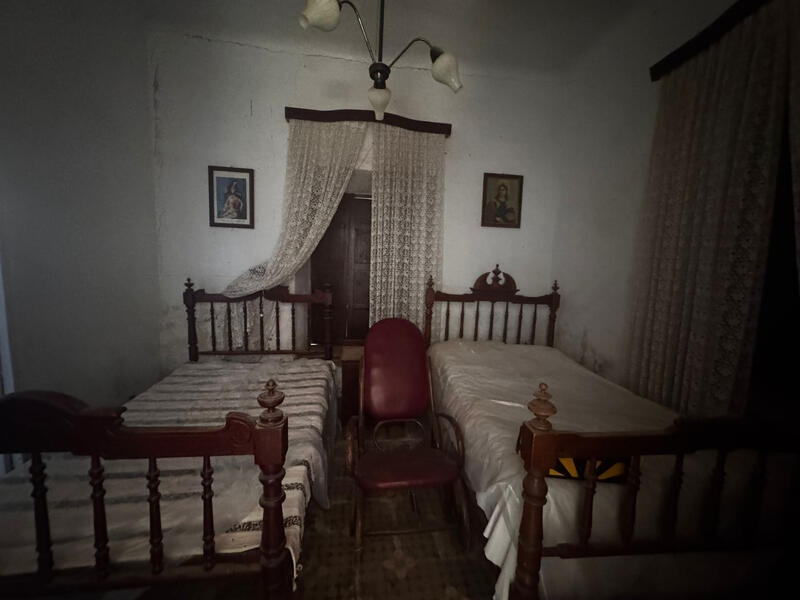 6 bedroom Villa for sale