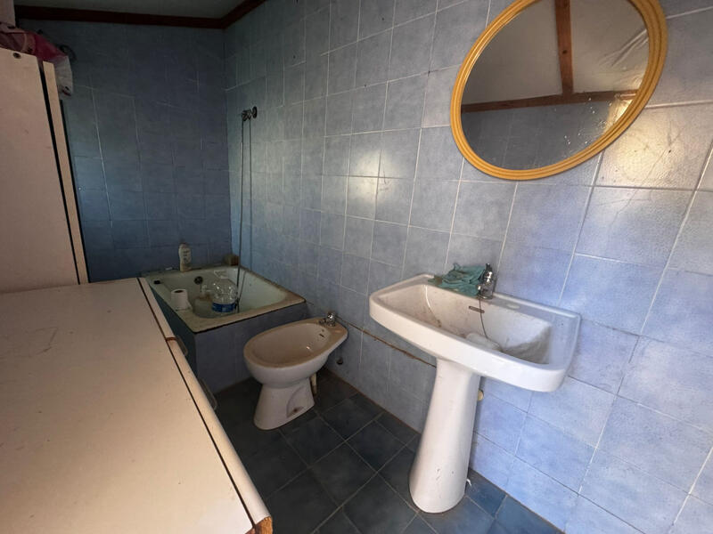 6 bedroom Villa for sale