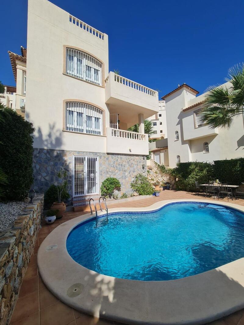 вилла продается в Orihuela Costa, Alicante