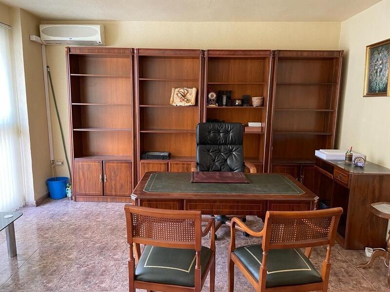 3 bedroom Commercial Property for sale