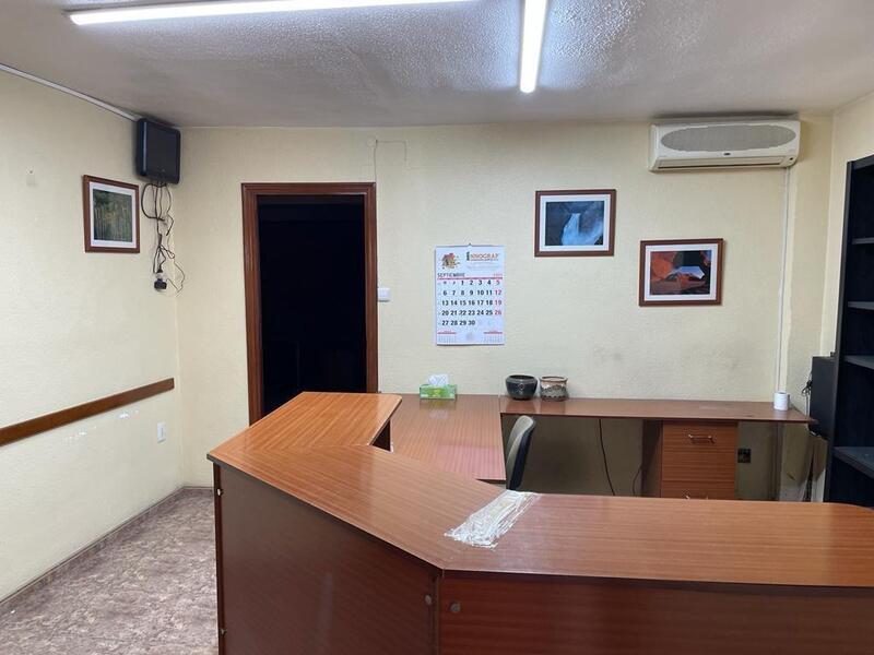 3 bedroom Commercial Property for sale