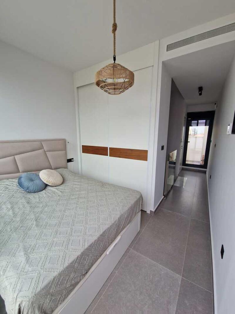 3 slaapkamer Gezinswoning Te koop