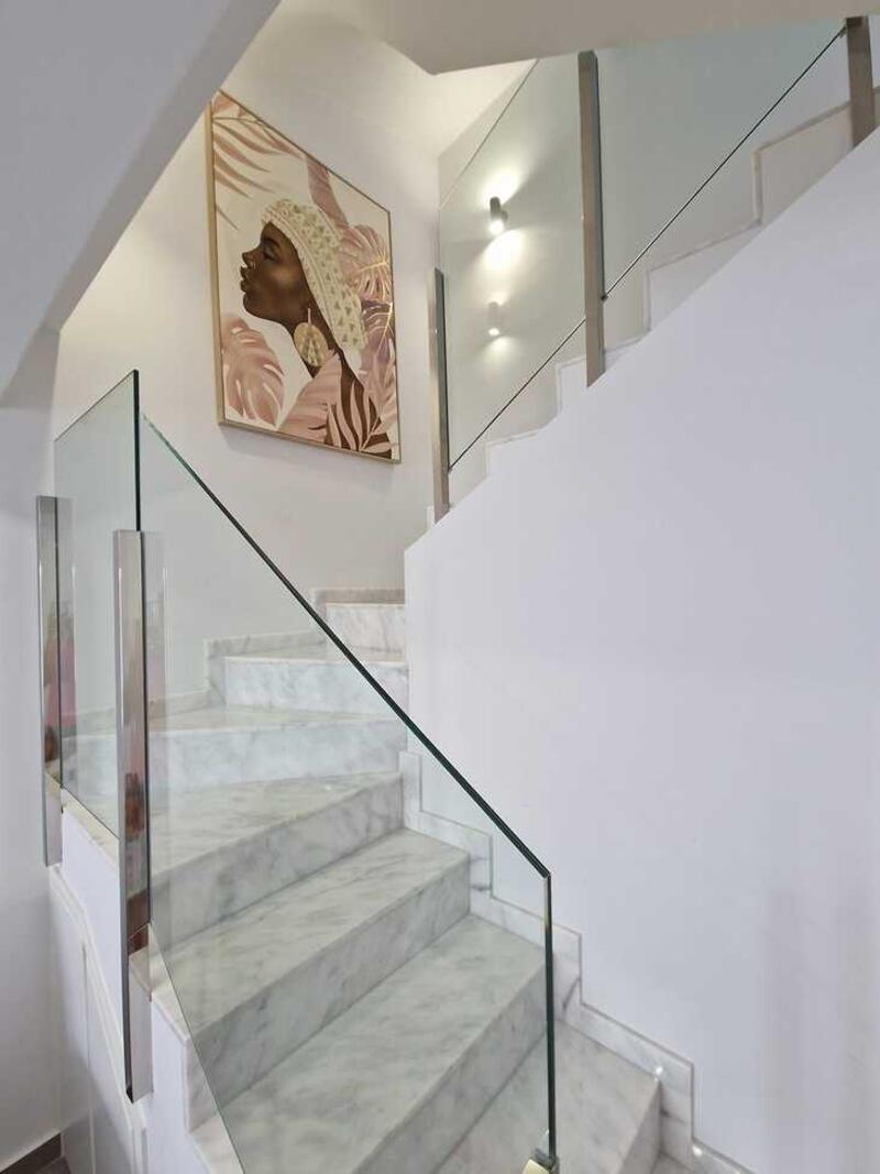 3 slaapkamer Gezinswoning Te koop