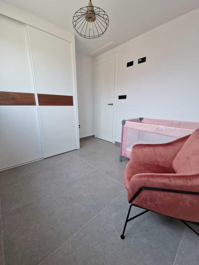 3 slaapkamer Gezinswoning Te koop