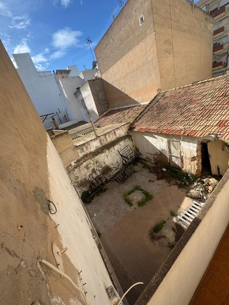 5 bedroom Apartment for sale