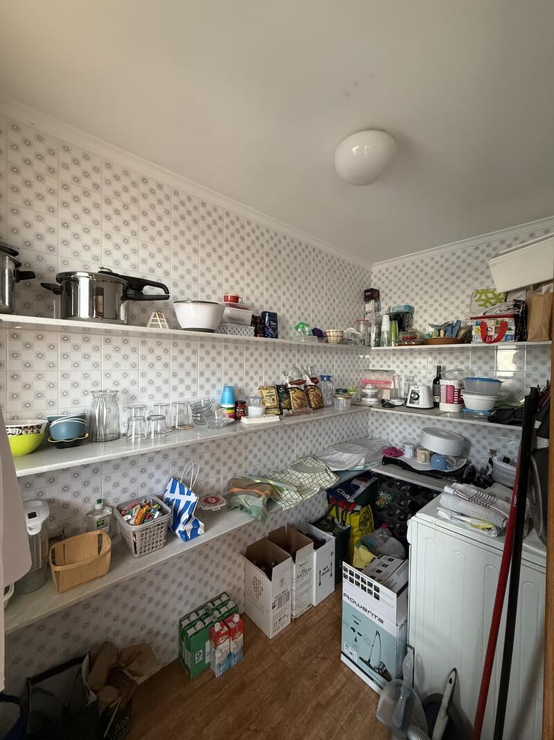 5 bedroom Apartment for sale